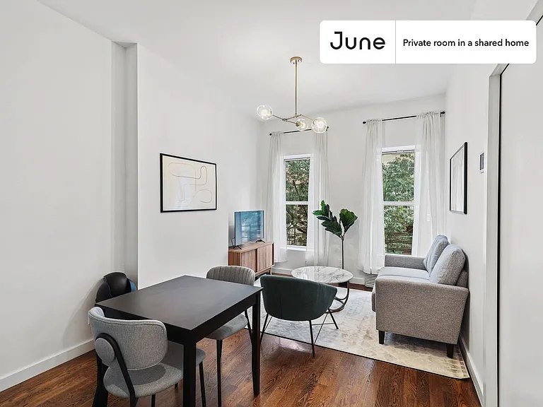 1523 York Ave #A — Photo 4