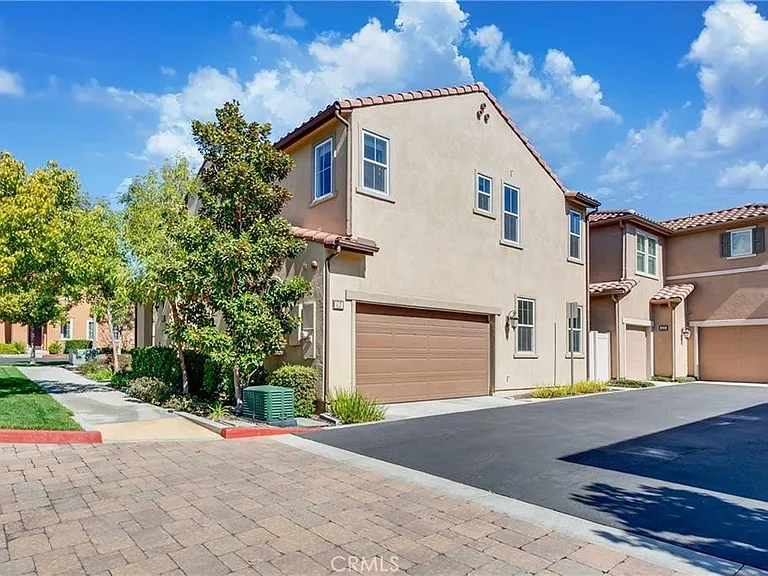 410 Golden Bear Ln — Photo 2