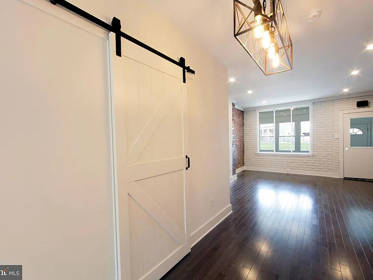 2677 Aramingo Ave — Photo 12
