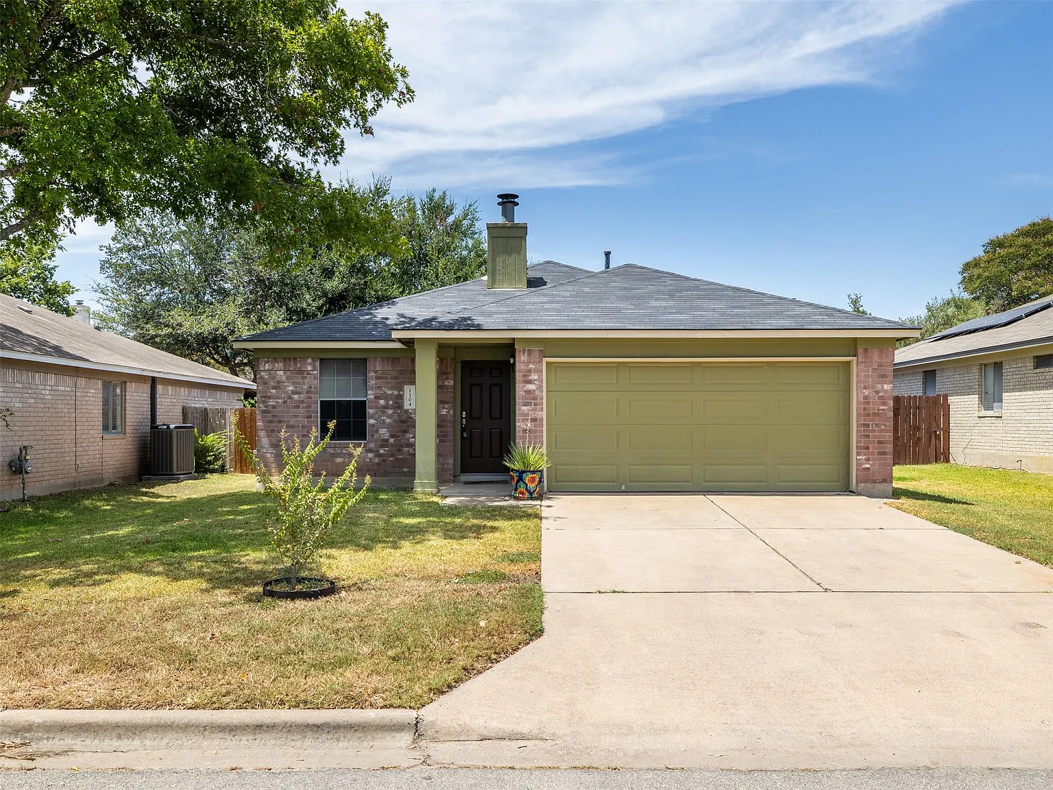 3 bed, 2.0 bath, 1496 sqft, $1,825 — Photo 1