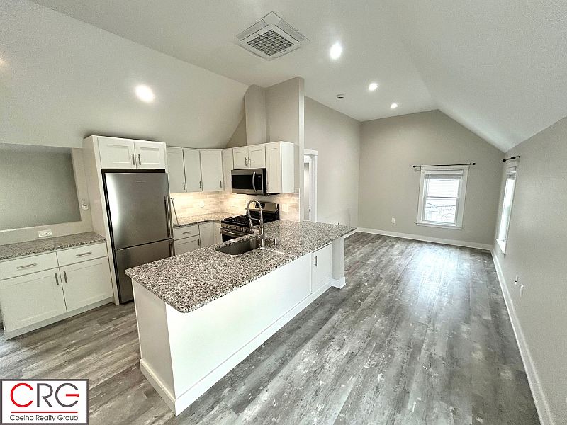 1st image of 32 Jefferson St #1