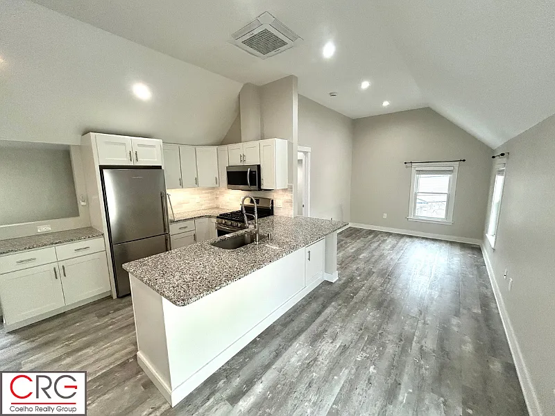 32 Jefferson St #1