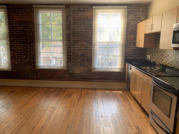 4th image of 126-128 W Washington St #205