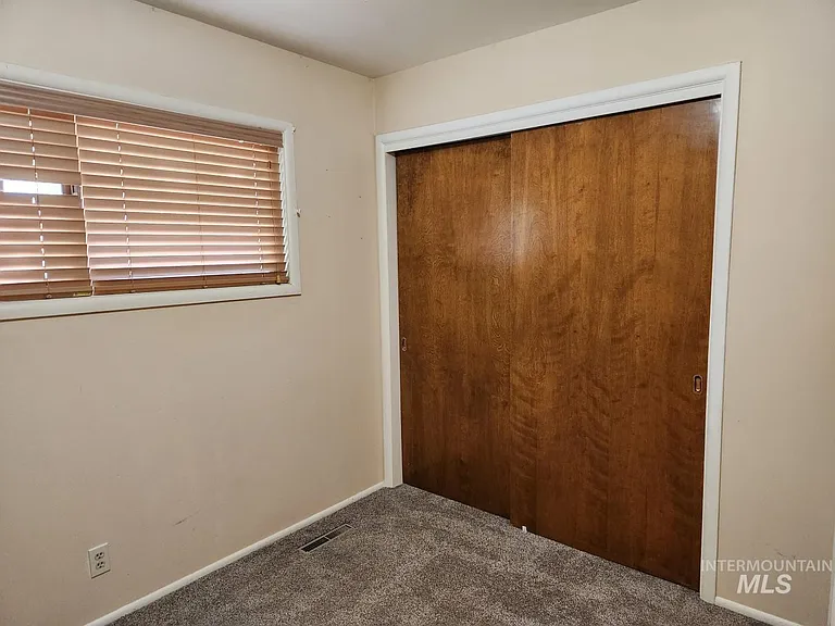 106 E Whiteley Ave — Photo 20