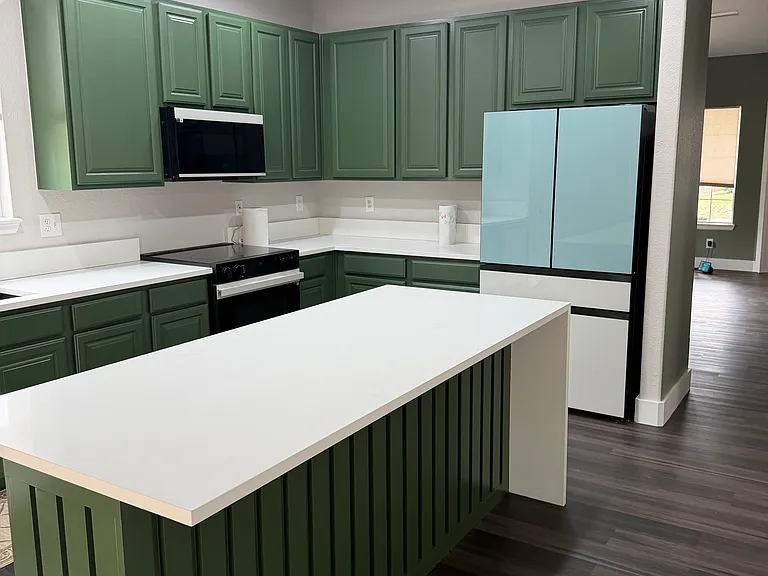 204 Straw Ct — Photo 1