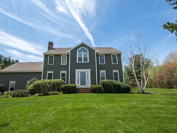 2nd image of 7 Beaumonts Pond Dr