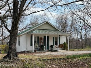 889 River Rd, Jacksboro, TN 37757