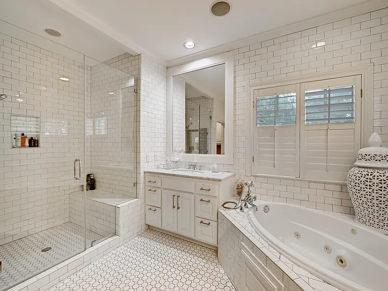 2100 Rue De Street Germaine — Photo 24