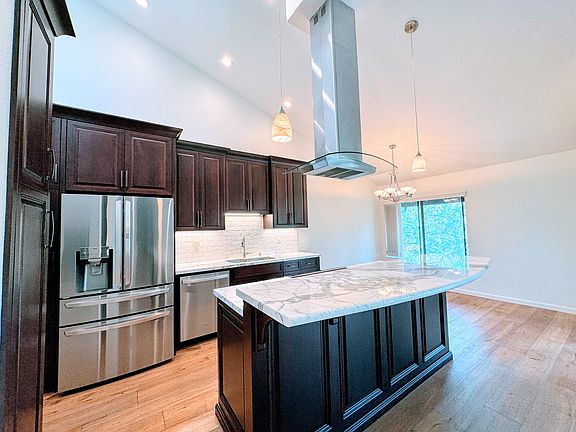 4th image of 3362 La Mesa Dr APT 9