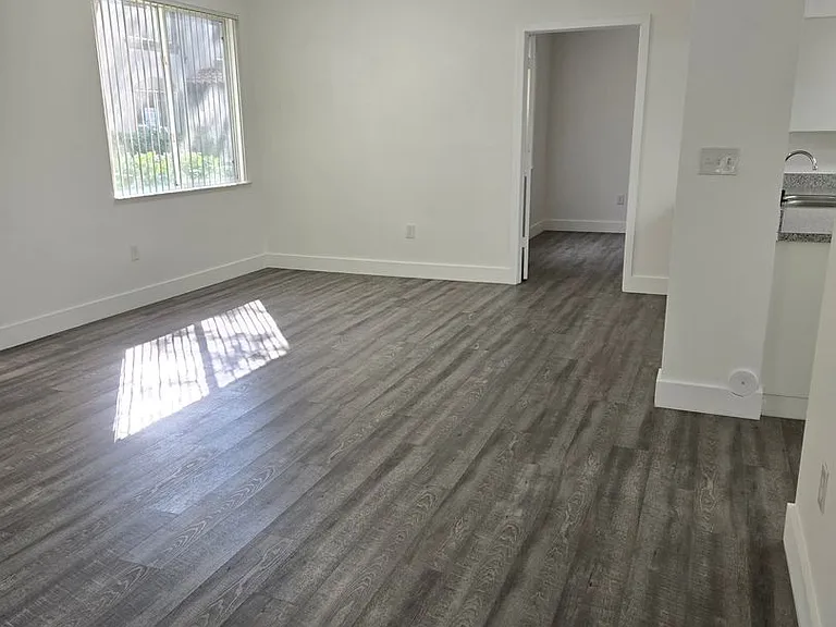 The Mirage Apartments — Photo 20