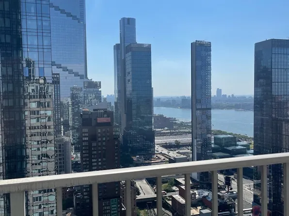 561 10th Avenue image 3 of 42