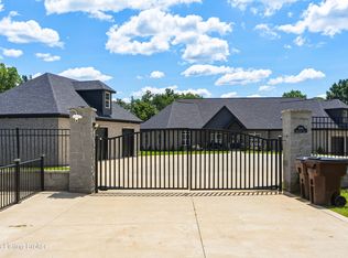 2696 Armstrong Ln, Mount Washington, KY 40047