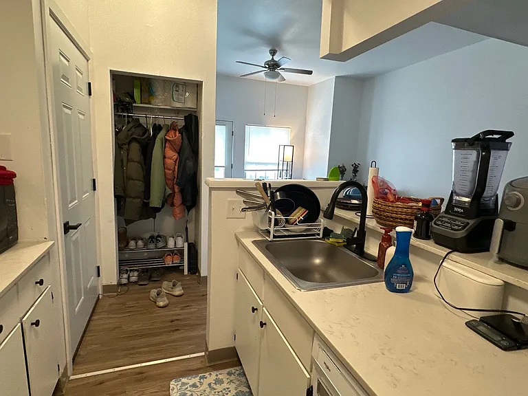 University Park Apartments near Cornell University — Photo 658