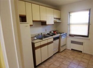 111 W 2nd St, Bayonne, NJ 07002