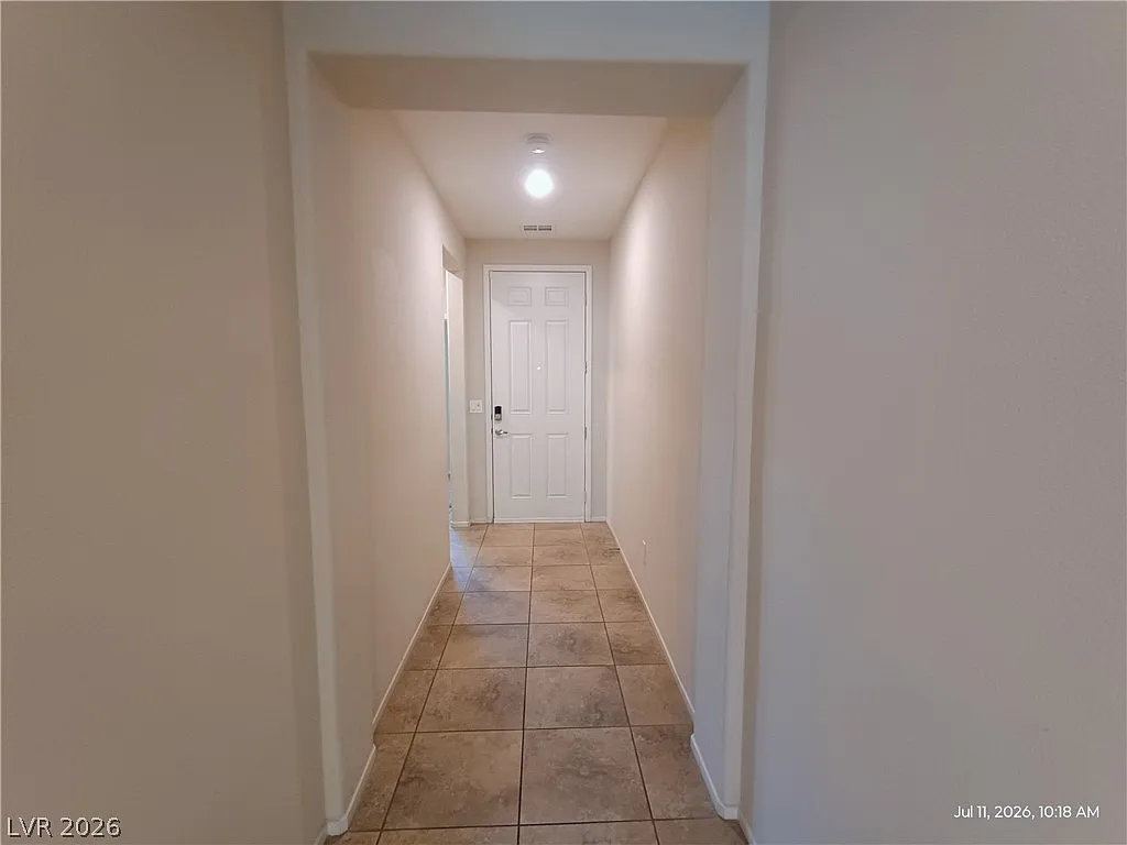 4 bed, 3.0 bath, 2040 sqft, $2,271 — Photo 2