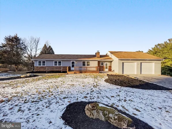 2206 Ridge Rd, Glenville, PA 17329