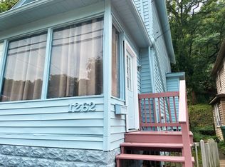 1262 Grove Rd, Pittsburgh, PA 15234