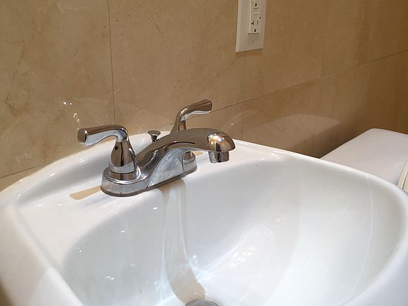 4th image of 210 W 82nd St APT 1R