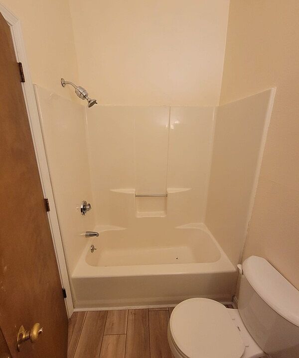 10 Green St Somersworth, NH Zillow Apartments for Rent in Somersworth