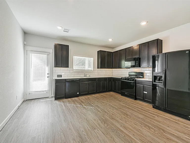 16911 Lagos Ln — Photo 13