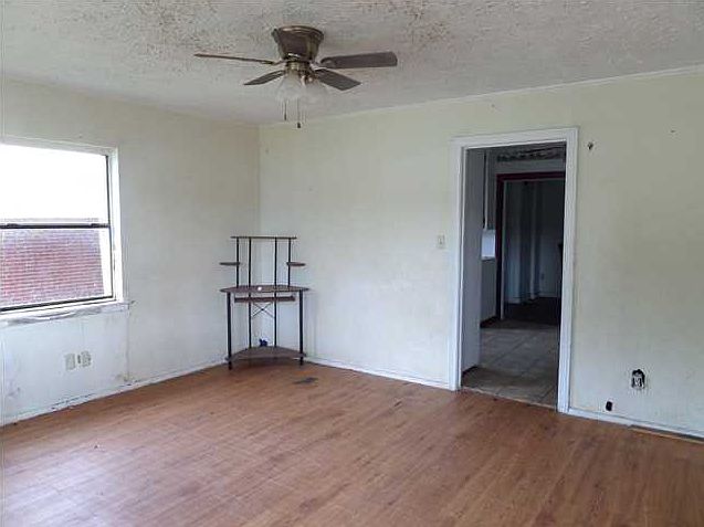2nd image of 227 Chisholm St