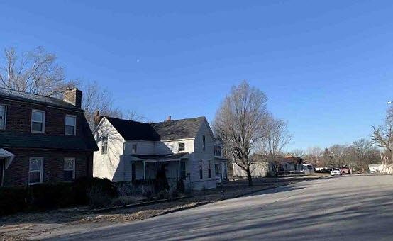 4th image of 6517 Whitney Ave