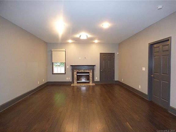 3rd image of 1520 Forest Park Dr #4