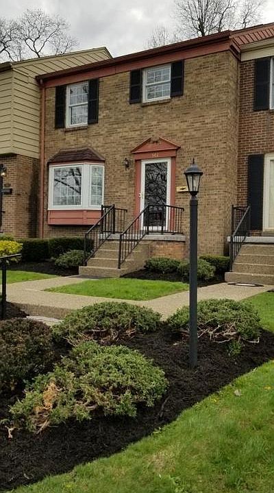 1st image of 502 Carriage Dr