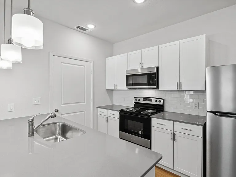 Stone Creek Flats - Brand New Apartments in Sherman, Texas — Photo 51
