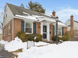 933 Greenbriar Ln, Springfield, PA 19064