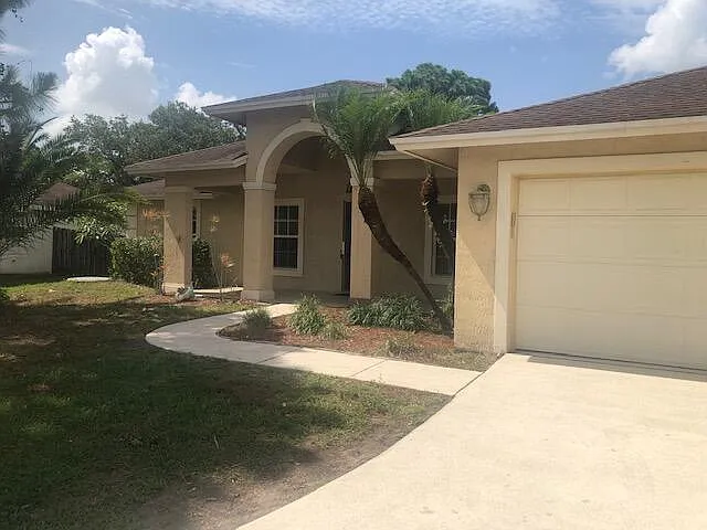 3 bed, 1796 sqft, $2,600 — Photo 3