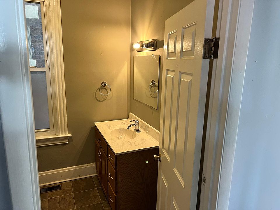 2nd image of 601 Wallace Ave Floor 1