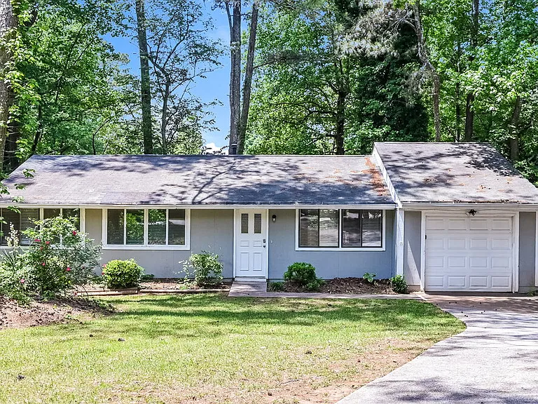 1860 Suwanee Ridge Ct — Photo 1