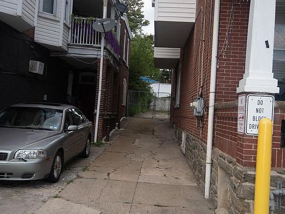 2nd image of 1711 W 4th St