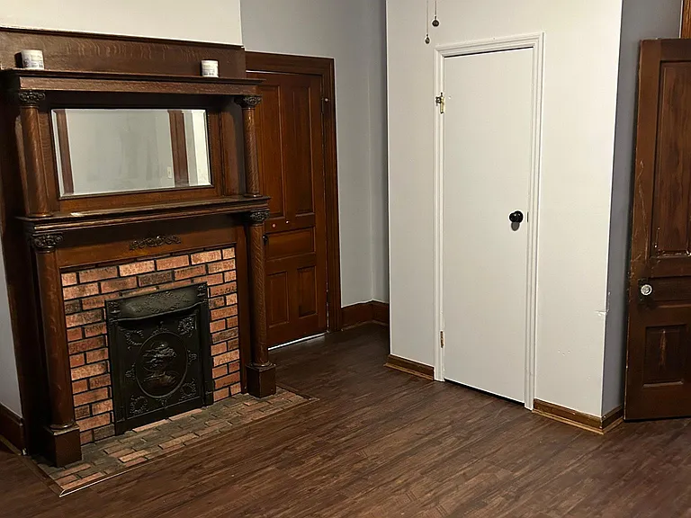 946 Heaton St — Photo 10