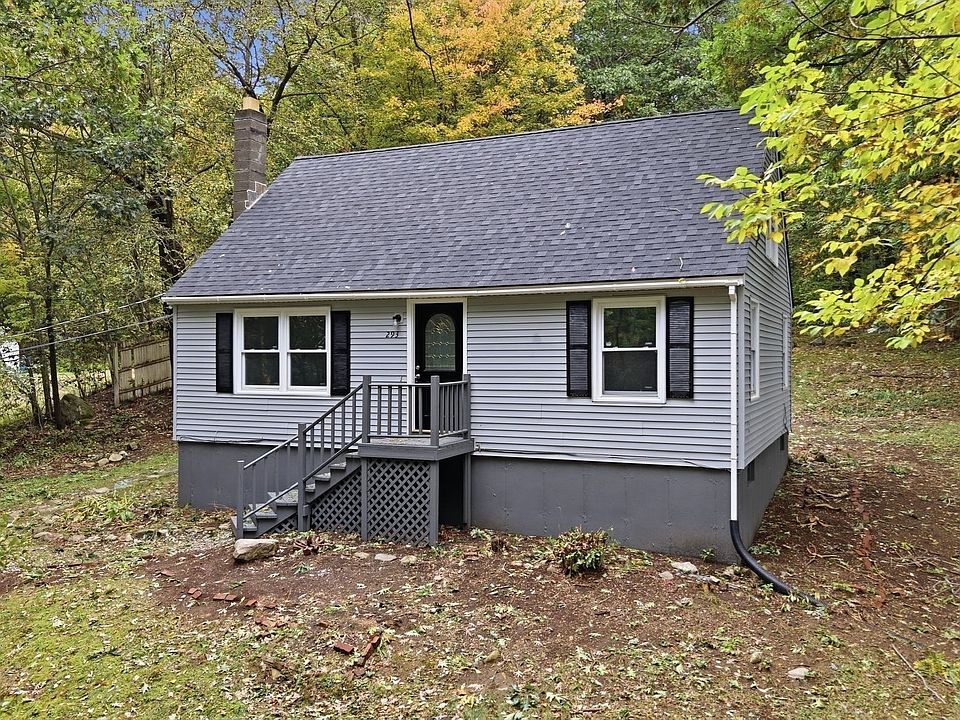 1st image of 293 Mill St