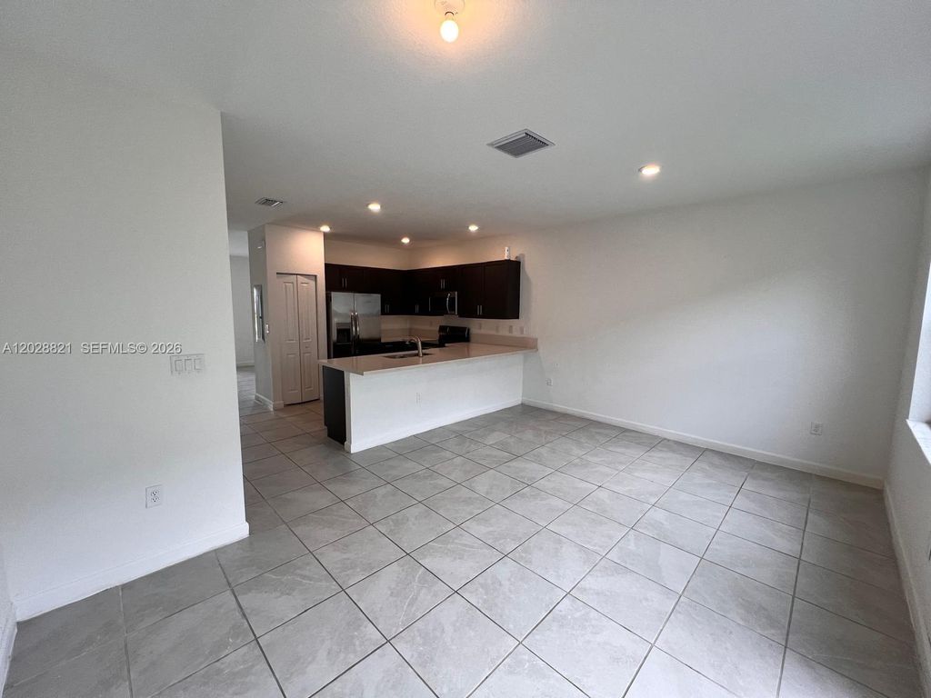 1030 SE 26th Ter, Homestead, FL - View 5
