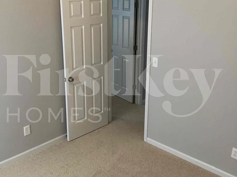 4200 Reserve Hill Xing — Photo 16