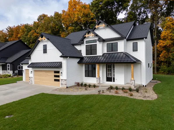 2612 Ashford Trl, Portage, MI 49024