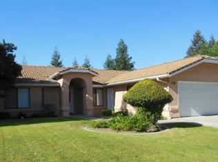 2102 E Fallbrook Ave, Fresno, CA