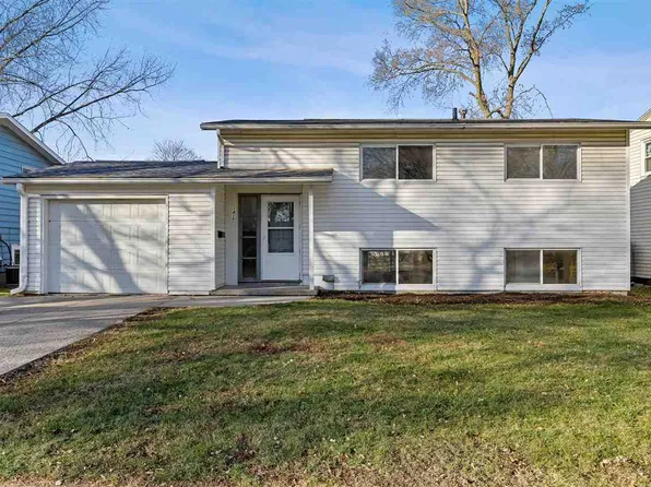 1417 Sycamore St, Iowa City, IA 52240