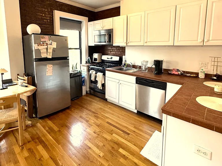 435 Jersey Ave #2E — Photo 3
