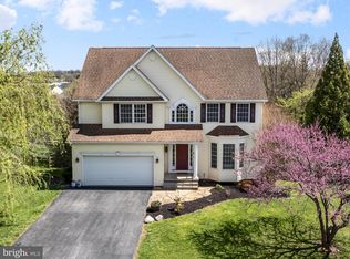 514 Turnberry Dr, Charles Town, WV 25414