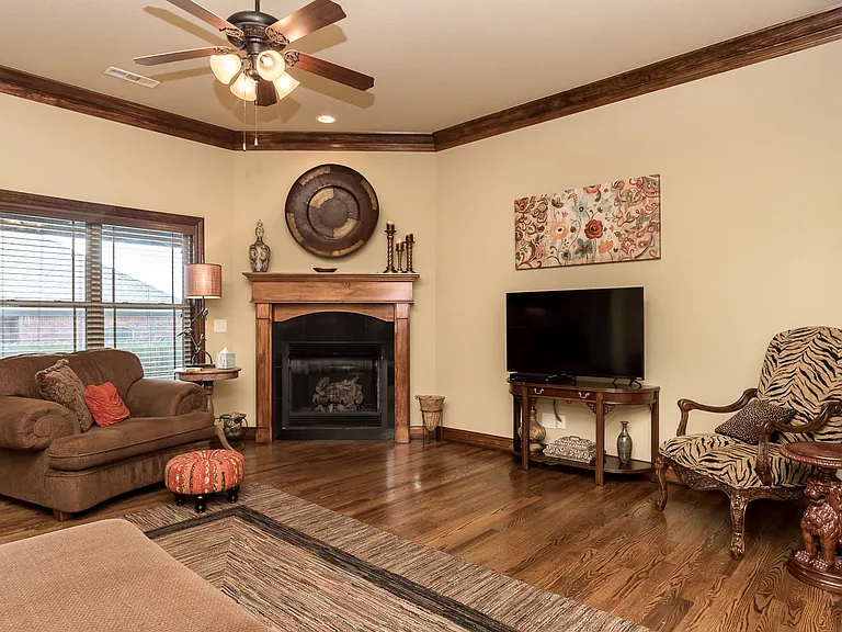 5602 W Murfield Dr — Photo 2