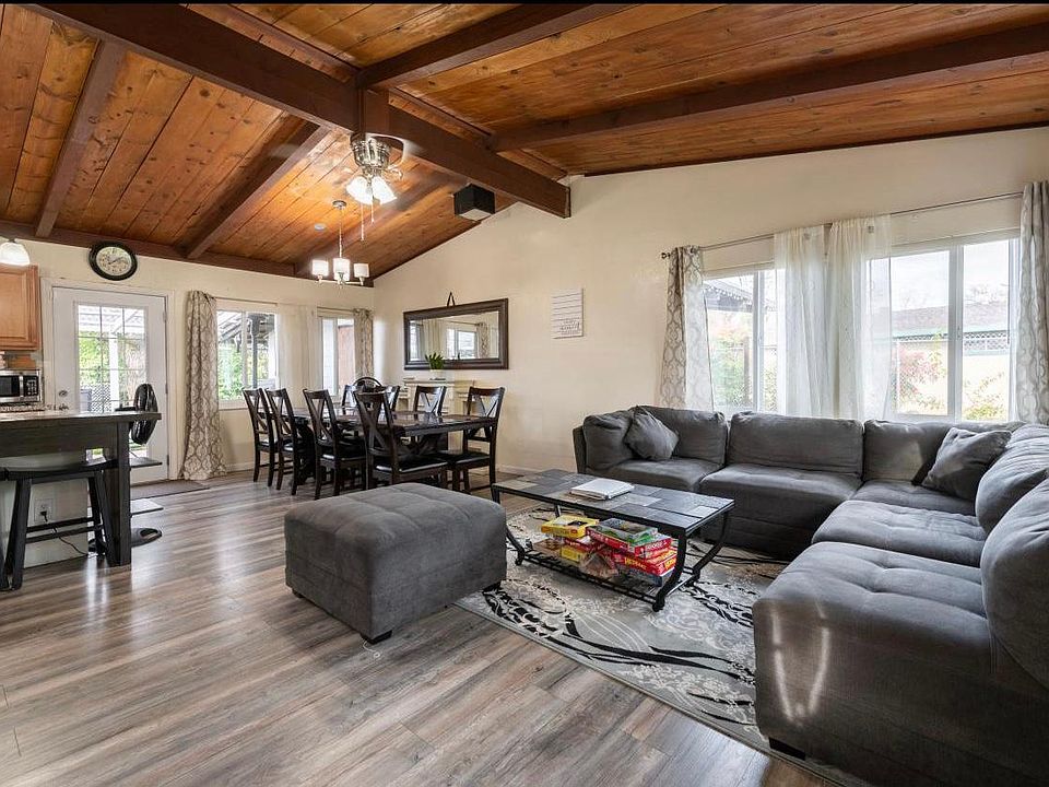 1st image of 160 Kellie Ln