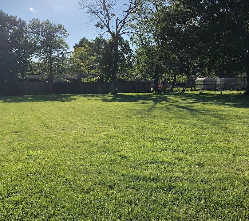 2nd image of 8112 Lockwood Ave