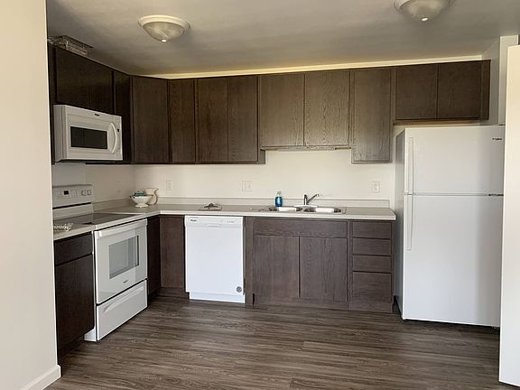 4th image of 875 Heron Dr #112