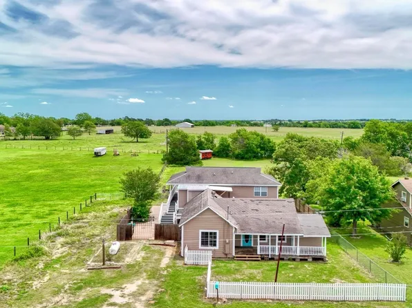 307 Shepard Ln, Brenham, TX 77833
