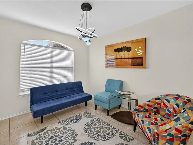4 bed, 2.5 bath, 2522 sqft, $5,500 — Photo 1