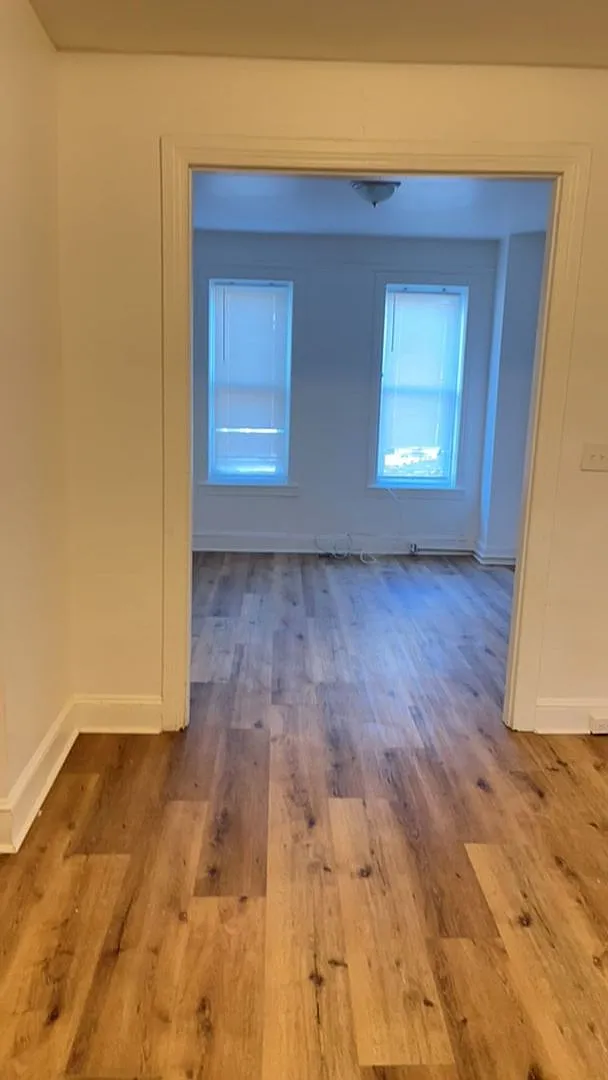 Spacious 5 Bedroom 1 Bath House, Parking-York City SD — Photo 2
